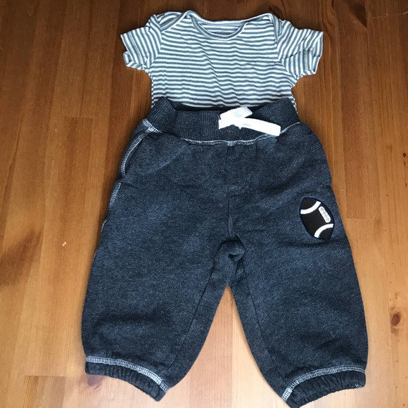 CARTER'S Four Piece Striped Gray Bundle, size 6 months - Picture 6 of 7